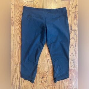 Lululemon 3/4 Leggings 10
